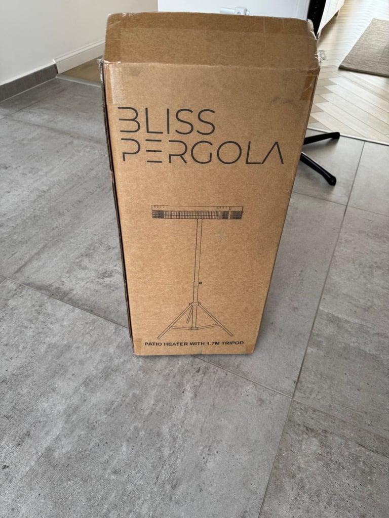 BRAND NEW BOXED Bliss Pergola Tripod Mounted Outdoor Patio Heater with Remote | Energy Efficient 