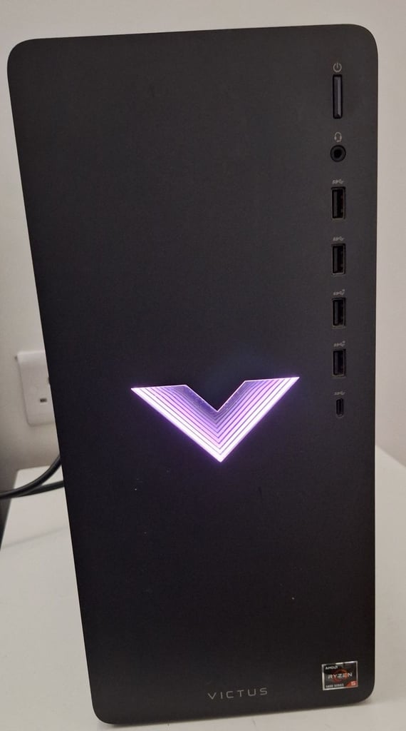 Gaming PC with metal back keyboard and mouse - Used - Front RGB - HP Victus 15L