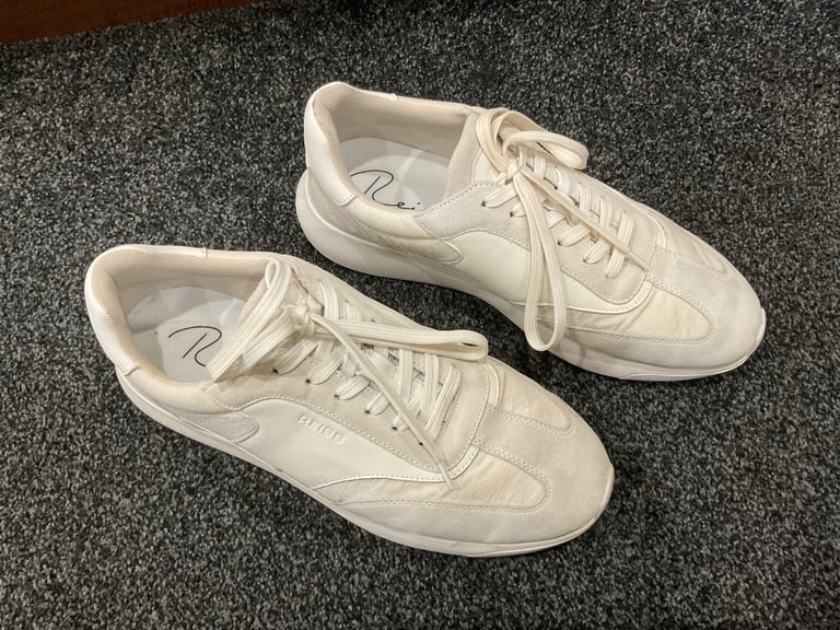 image for Used a twice Reiss leather-blend low-top mens trainer size 8/43 v.good condition £40