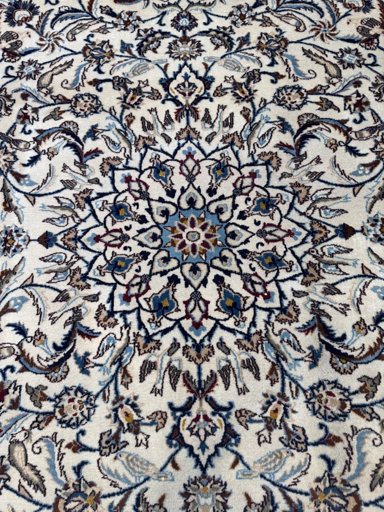 Very Rare and fine handmade Persian Naine rug 310 x 200 cm 