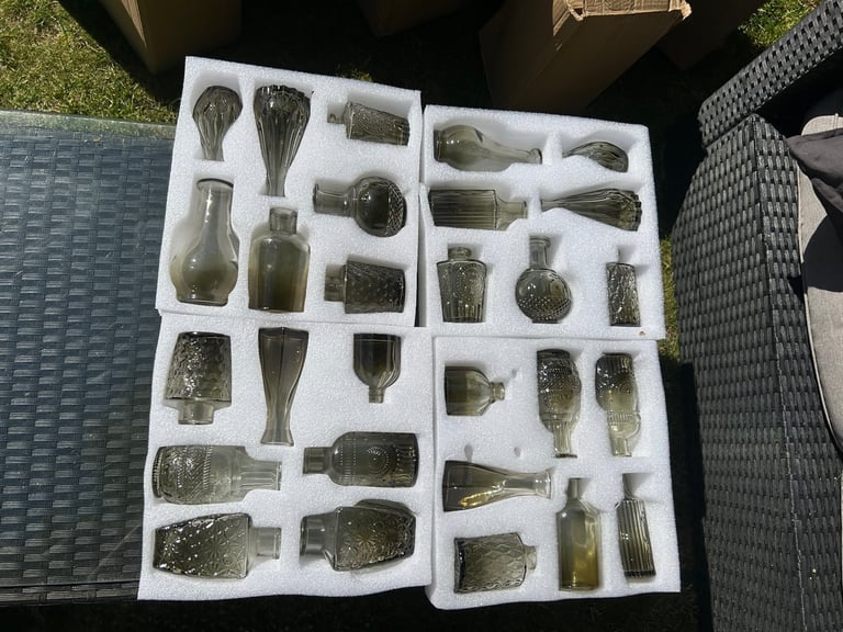 image for 28 green glass cutting vases 10cm - 14cm