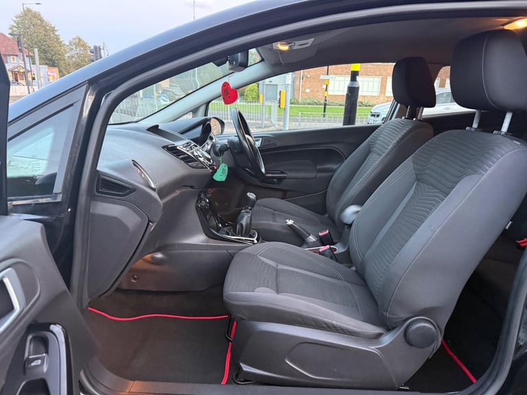 2013 Ford Fiesta 1.0T EcoBoost Titanium Euro 5 (s/s) 3dr HATCHBACK Petrol Manual