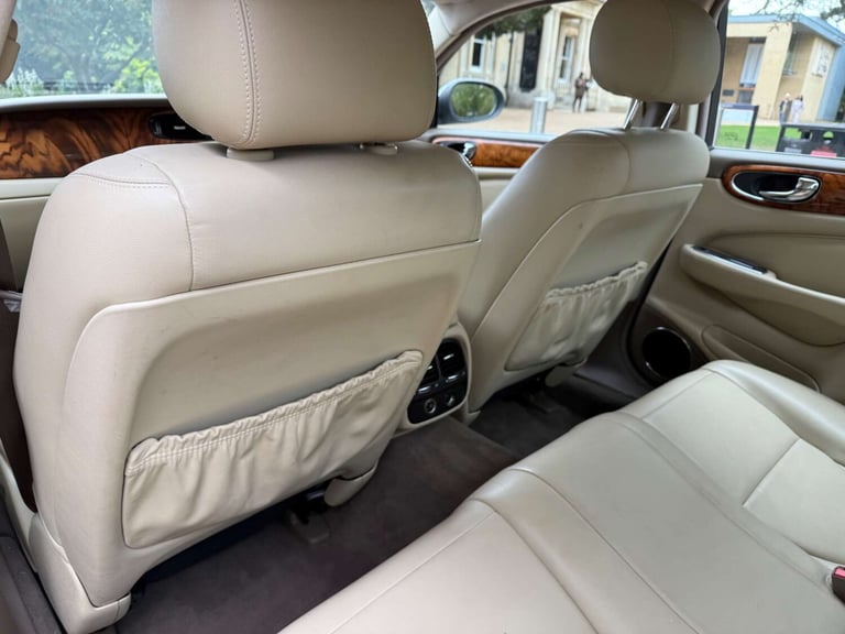 2007 Jaguar XJ 2.7 XJ Executive TDVi Auto 4dr Saloon Diesel Automatic