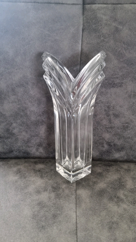 image for Mikasa Crystal Tulip Vase V Shape 