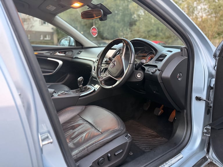 Vauxhall, INSIGNIA, Hatchback, 2014, Manual, 1956 (cc), 5 doors