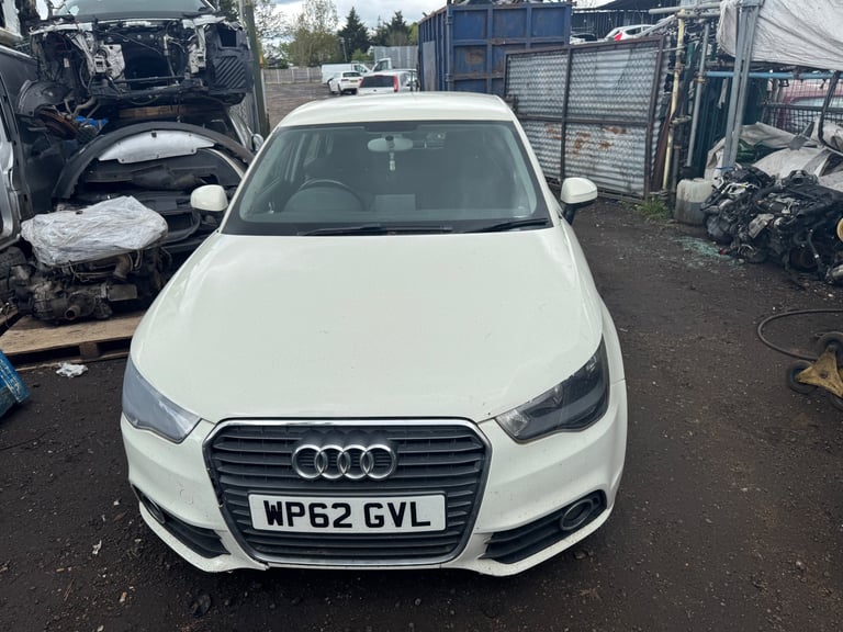 Audi a1 1.4 tfsi 2012 white BREAKING FOR PARTS 