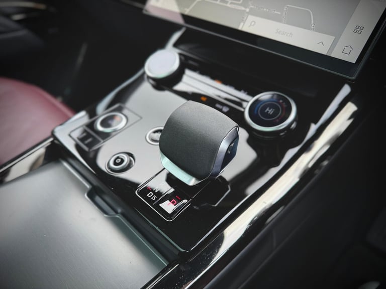 2023 Land Rover Range Rover Sport 3.0 D300 MHEV Dynamic SE SUV 5dr Diesel Auto 4WD Euro 6 (s/s) (...