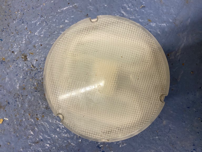 Circular fluorescent light plus spair bulb