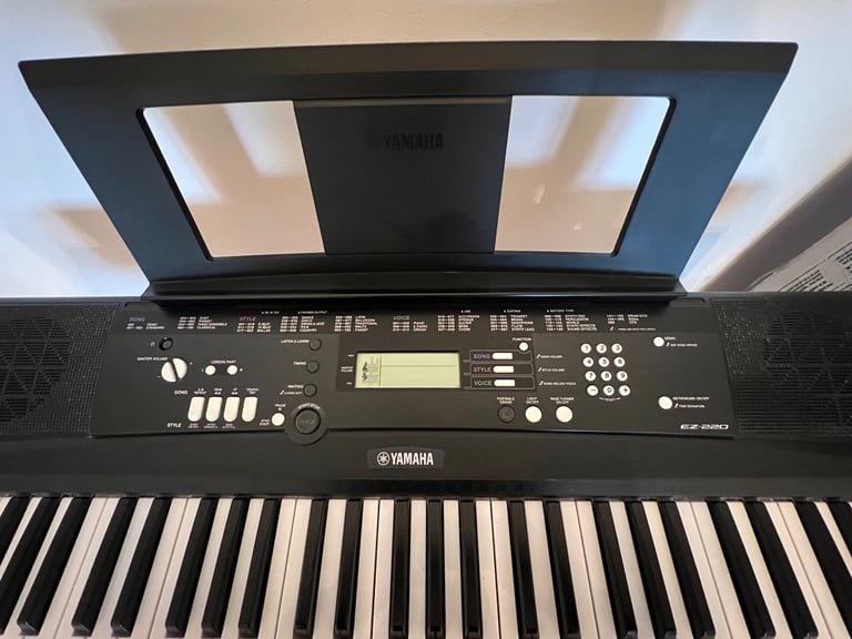 Yamaha EZ220 Keyboard & Stand