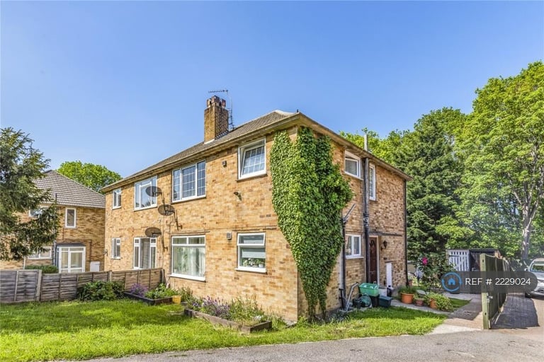 image for 2 bedroom flat in Croft Close, Chislehurst, BR7 (2 bed) (#2229024)