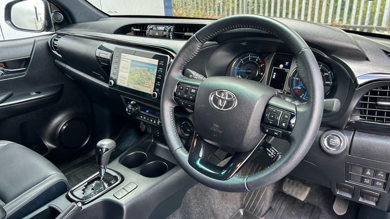 2024 Toyota Hilux 2.8 D-4D Invincible X Pickup Double Cab 4dr Diesel Auto 4WD Euro 6 (s/s) (2 PIC...