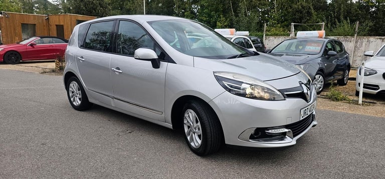 RENAULT SCENIC 1.6 Dynamique TomTom 1.6 110 2015