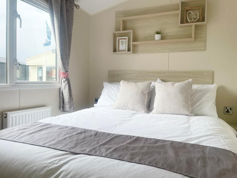 CHEAP STATIC CARAVAN FOR SALE AT BROADLAND SANDS HOLIDAY PARK - 11.5 MONTH OWNER SEASON