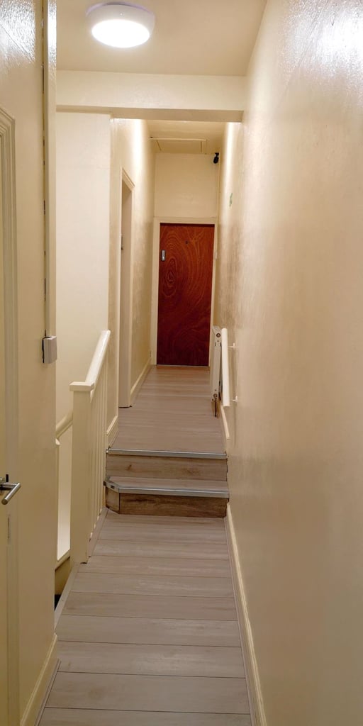 DSS only shared house - 2 mins to shops, quiet house & neighbourhood