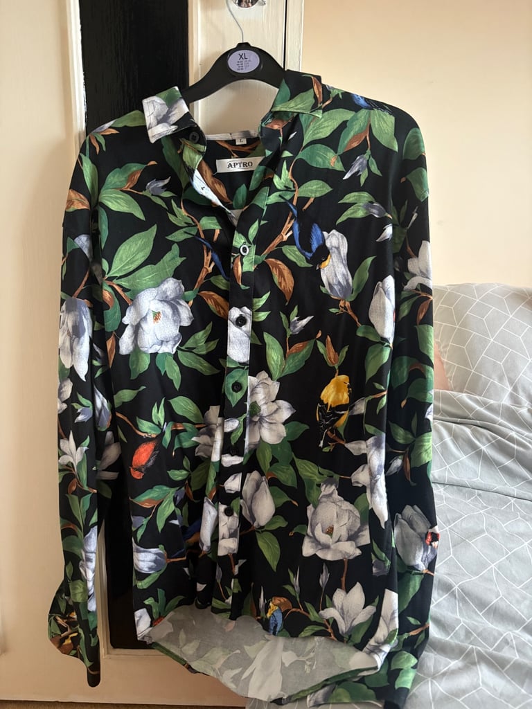 image for Men’s Hawaiian shirt 