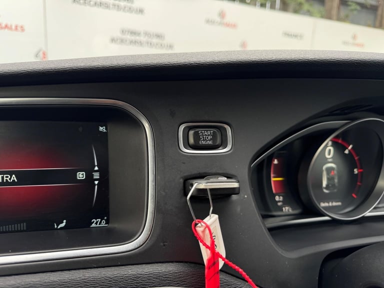 2016 Volvo V40 D3 [4 Cyl 150] Inscription 5dr Geartronic HATCHBACK DIESEL Automatic