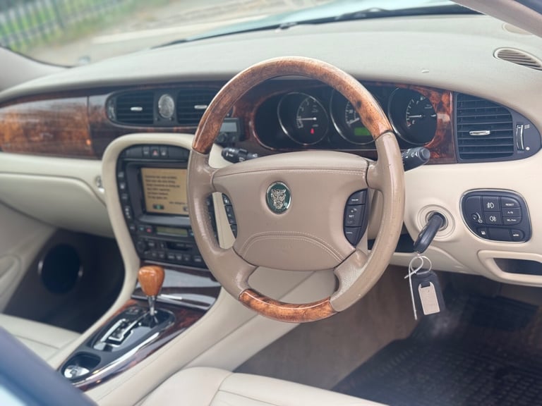 2003 Jaguar XJ XJ6 3.0 V6 SE 4dr Auto SALOON Petrol Automatic