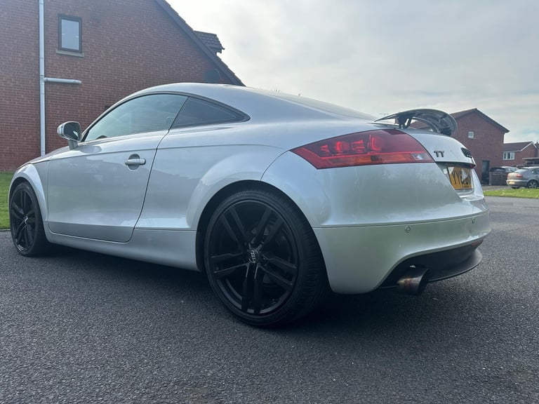 2011 Audi TT 2.0 TFSI 210 BHP *** NEW MOT / F.S.H / NEW M.O T 