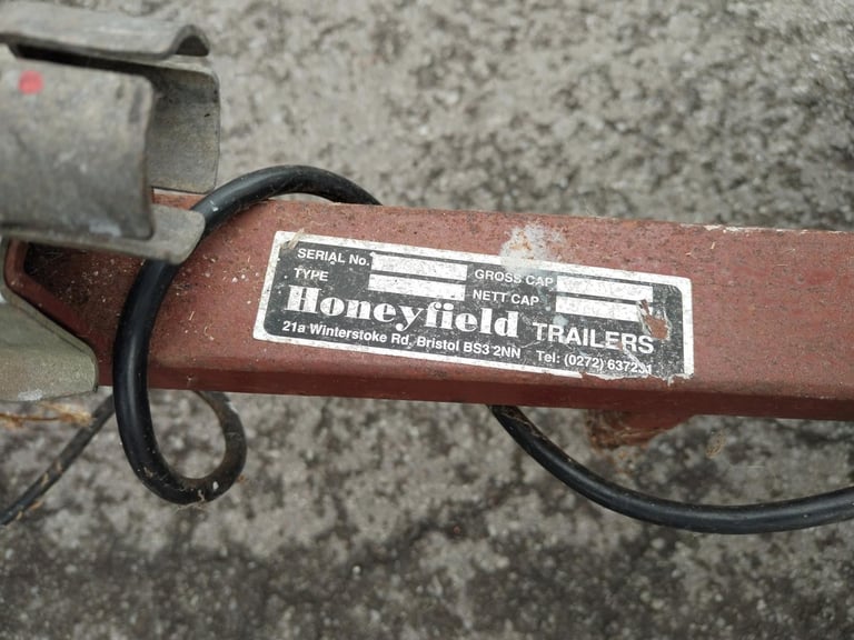 HONEYFIELD BOX CAMPING TRAILER TOWING C/W SPARE WHEEL & COVER 