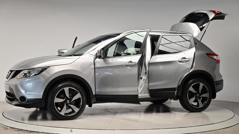 2015 Nissan Qashqai 1.6 dCi n-tec+ XTRON 2WD Euro 6 (s/s) 5dr HATCHBACK Diesel Automatic