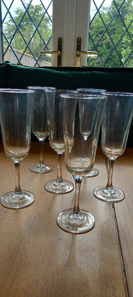 image for Champagne glasses