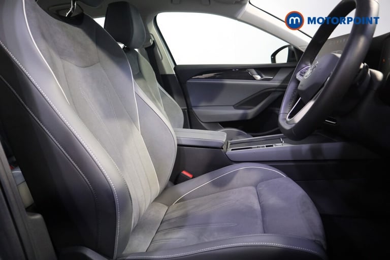 2025 Volkswagen Passat 1.5 TSI eHybrid Life 5dr DSG ESTATE PETROL/ELECTRIC Automatic