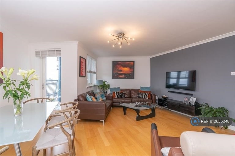 3 bedroom flat in Ocean Drive, Edinburgh, EH6 (3 bed) (#2656248)