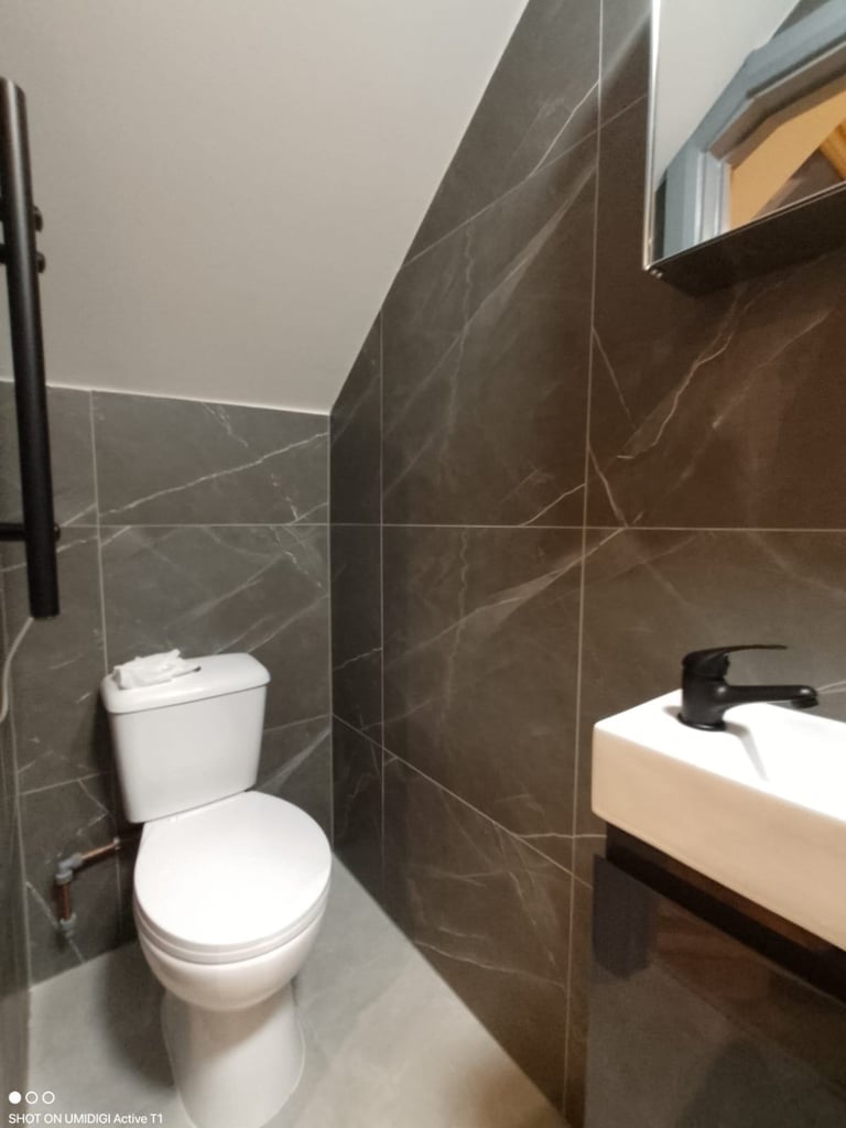 Studio to rent in Hillingdon Area, (UB4 8HG) DSS welcome (over 35 years)