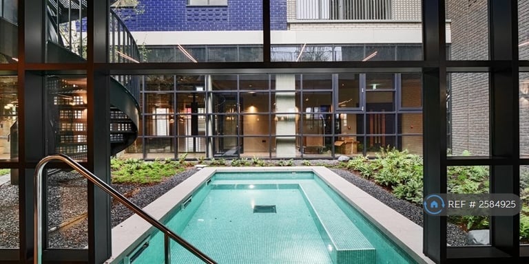 Studio flat in Orchard Place, London, E14 (#2584925)