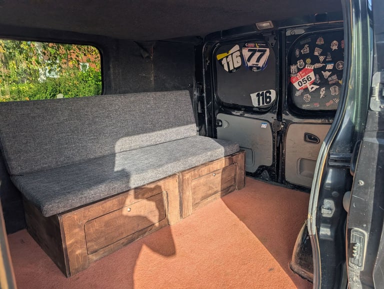 Renault trafic camper day van