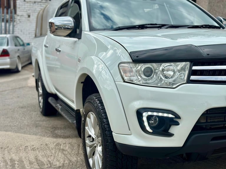 2015 Mitsubishi L200 Double Cab DI-D Barbarian 4WD Auto 176Bhp PICK UP Diesel Automatic