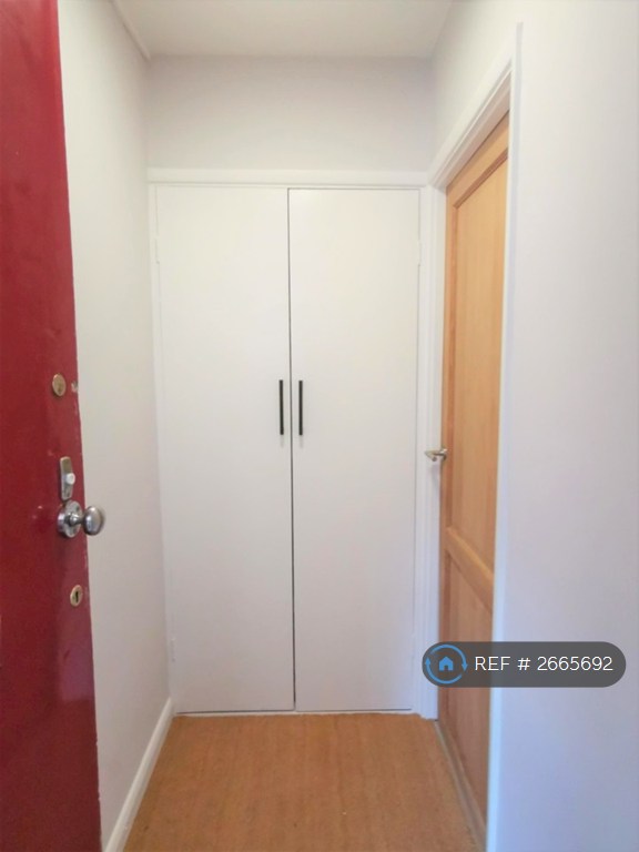 2 bedroom flat in Haig Court, Chelmsford, CM2 (2 bed) (#2665692)