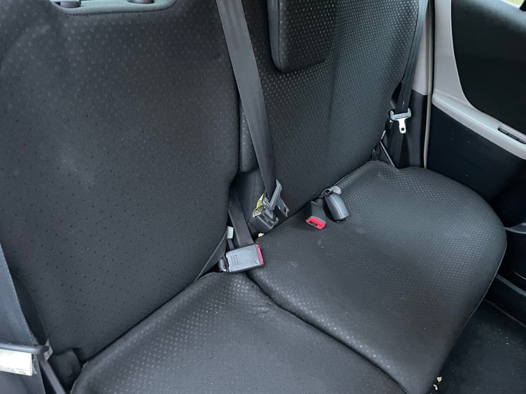 2011 Toyota Yaris 1.33 VVT-i T Spirit Nav 5dr [6] HATCHBACK Petrol Manual