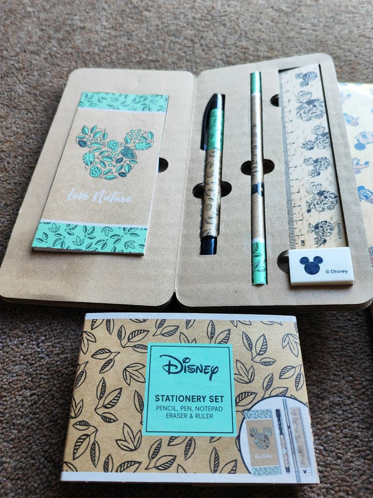 Walt Disney world picture frame and new small Disney stationery set 