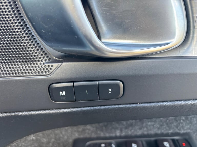 2019 Volvo XC40 1.5 T3 Momentum Pro Euro 6 (s/s) 5dr ESTATE Petrol Manual