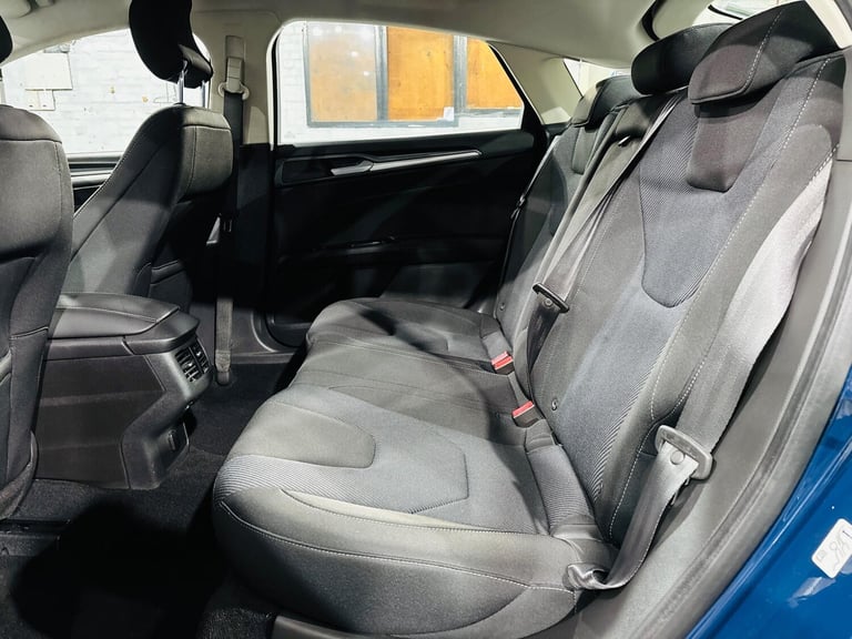 2015 Ford Mondeo 2.0 TDCi Titanium 5dr Powershift HATCHBACK DIESEL Automatic