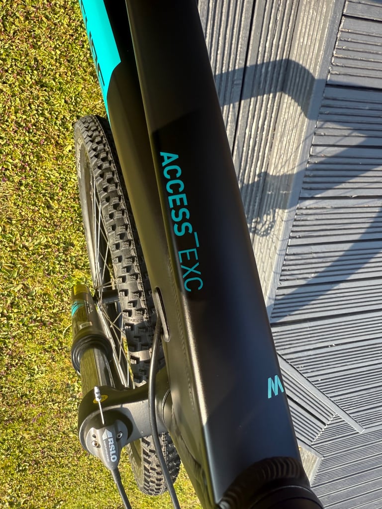 Cube Mountain Bike for Woman / Girls