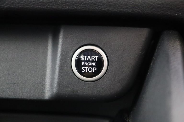 2022 Nissan Qashqai 1.3 DIG-T MHEV Acenta Premium 5dr (APPLE CAR PLAY, REV CAMERA) Manual