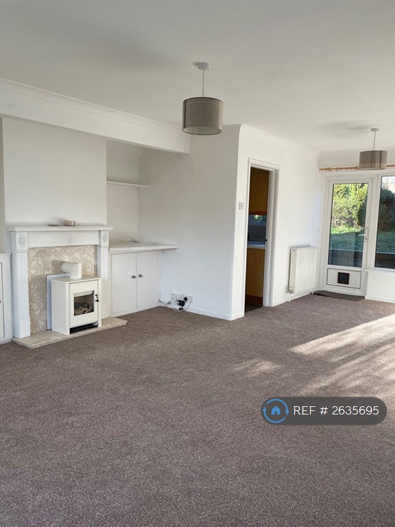 3 bedroom house in Shelbourne Road, Stratford-Upon-Avon, CV37 (3 bed) (#2635695)