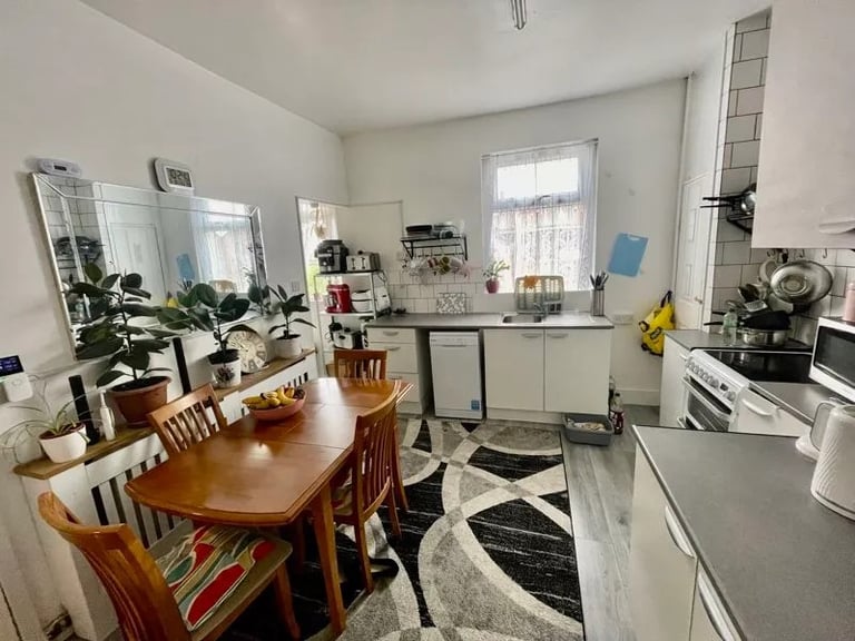 Double rooms, all bills inclusive in Eldon Lane, Bishop Auckland DL14 8TD