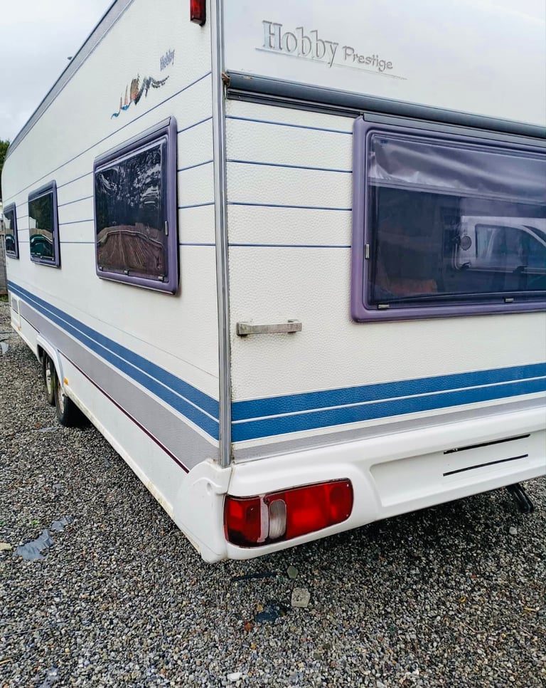 2005 Fixed bed hobby caravan 