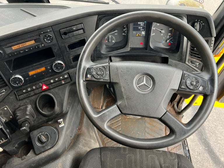 2017 Mercedes-Benz AROCS 1824 BLUETEC 6 18 TON AUTO 4X4 ECON GRITTER C/W PLOUGH ATTACHMENT (EURO ...