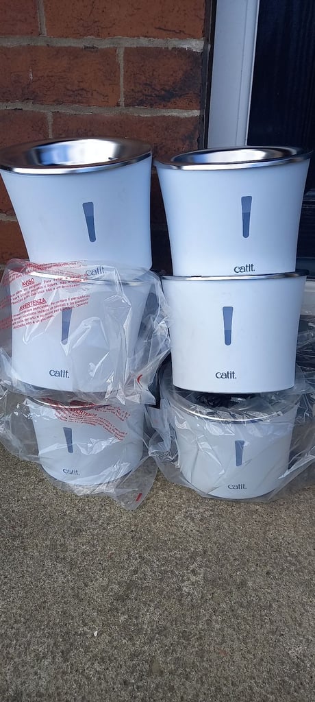 Cat fountains brand new 