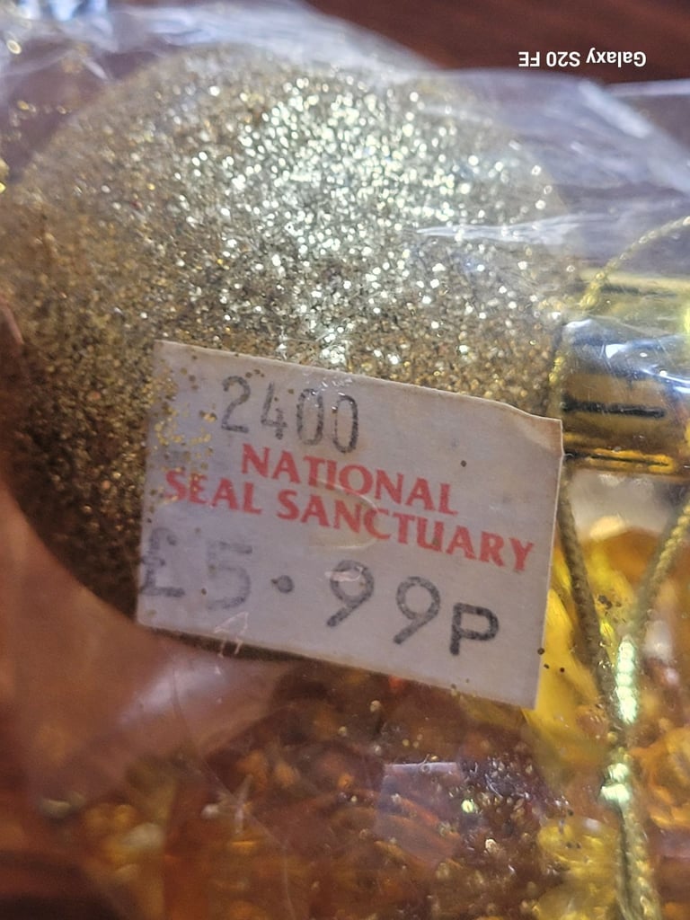 National Seal Sanctuary Exclusive: Jumbo Gold Christmas Tree Ornament Set - $5.99 Deal!