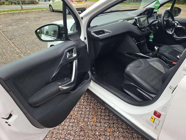 2016 Peugeot 2008 1.6 BlueHDi Allure Euro 6 (s/s) 5dr HATCHBACK Diesel Manual