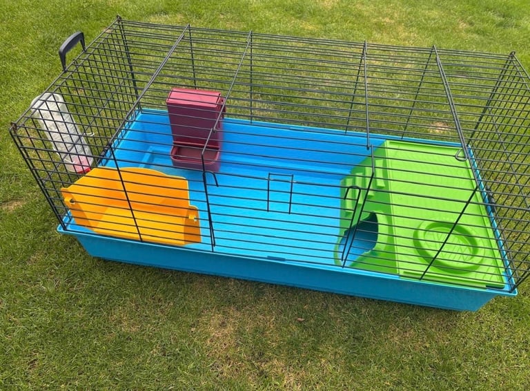 Large Indoor Rabbit/Guinea Pig Cage Plastic Metal Hay Rack House Shelf Feeder
