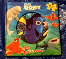 NEW Kids 5 Jigsaw Puzzles in Book Finding Dory