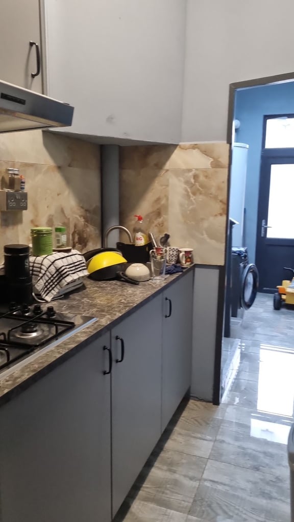 Double room, separate toilet and kitchen, small living room, part of a Muslim family house