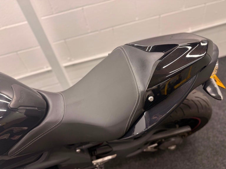 Triumph Speed Triple 1050 ** Nice Condition - 1 Owner - Warranty **