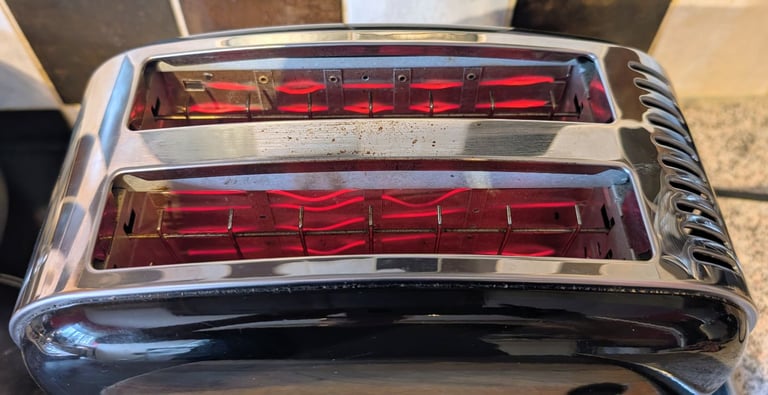 Russell Hobbs 2-Slice Toaster – Black